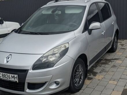 Рено Сценік III 2009 у Городке на Automoto.ua Сірий Рено Сценік III, об'ємом двигуна 1.5 л та пробігом 272 тис. км за 6600 $, фото 1 на Automoto.ua