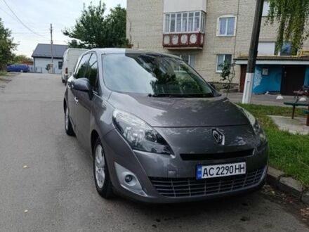 Серый Рено Сценик III, объемом двигателя 1.9 л и пробегом 300 тыс. км за 7000 $, фото 1 на Automoto.ua