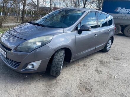 Рено Сценик III 2009 в Львове на Automoto.ua Серый Рено Сценик III, объемом двигателя 1.4 л и пробегом 200 тыс. км за 5900 $, фото 1 на Automoto.ua
