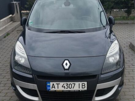 Рено Сценик III 2009 в Ивано-Франковске на Automoto.ua Серый Рено Сценик III, объемом двигателя 1.6 л и пробегом 215 тыс. км за 6500 $, фото 1 на Automoto.ua