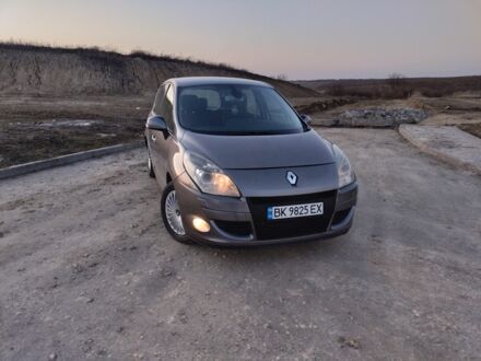 Сірий Рено Сценік III, об'ємом двигуна 0 л та пробігом 266 тис. км за 4650 $, фото 1 на Automoto.ua