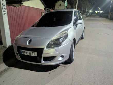 Серый Рено Сценик III, объемом двигателя 0 л и пробегом 264 тыс. км за 7000 $, фото 1 на Automoto.ua