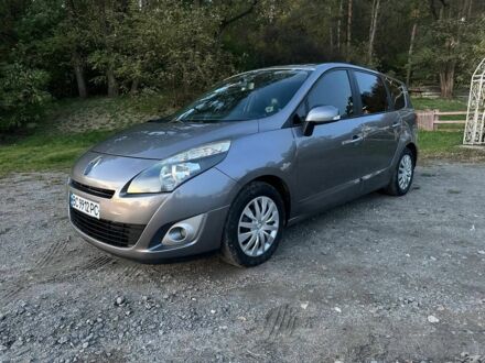 Рено Сценік III 2011 у Изяслве на Automoto.ua Сірий Рено Сценік III, об'ємом двигуна 1.5 л та пробігом 285 тис. км за 6700 $, фото 1 на Automoto.ua