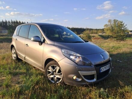 Рено Сценік III 2011 у Изюме на Automoto.ua Сірий Рено Сценік III, об'ємом двигуна 1.5 л та пробігом 253 тис. км за 7500 $, фото 1 на Automoto.ua