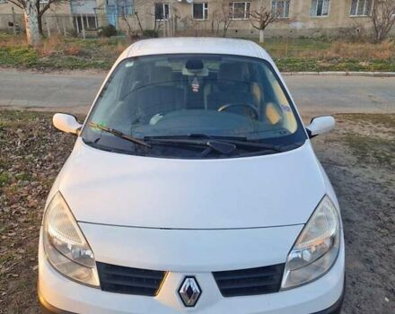 Белый Рено Сценик, объемом двигателя 1.6 л и пробегом 250 тыс. км за 5500 $, фото 1 на Automoto.ua