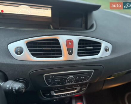 Білий Рено Сценік, об'ємом двигуна 1.6 л та пробігом 165 тис. км за 8200 $, фото 76 на Automoto.ua