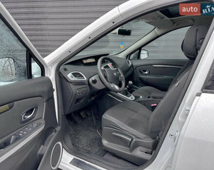 Белый Рено Сценик, объемом двигателя 1.4 л и пробегом 203 тыс. км за 7700 $, фото 4 на Automoto.ua