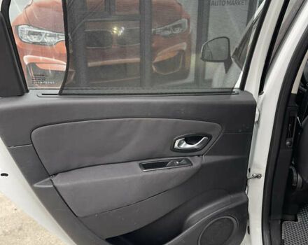 Белый Рено Сценик, объемом двигателя 1.5 л и пробегом 221 тыс. км за 6800 $, фото 17 на Automoto.ua