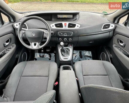 Белый Рено Сценик, объемом двигателя 1.5 л и пробегом 179 тыс. км за 7800 $, фото 7 на Automoto.ua