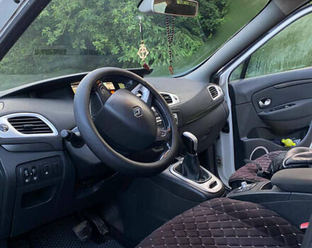 Рено Сценик 2010 в Львове на Automoto.ua Белый Рено Сценик, объемом двигателя 1.46 л и пробегом 230 тыс. км за 8800 $, фото 15 на Automoto.ua