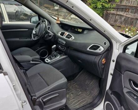 Белый Рено Сценик, объемом двигателя 1.5 л и пробегом 150 тыс. км за 8700 $, фото 4 на Automoto.ua