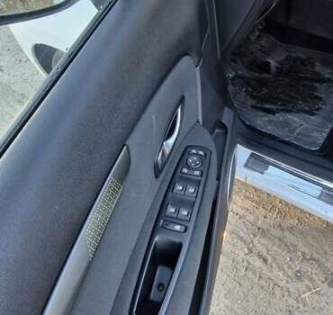 Белый Рено Сценик, объемом двигателя 1.5 л и пробегом 150 тыс. км за 8700 $, фото 7 на Automoto.ua