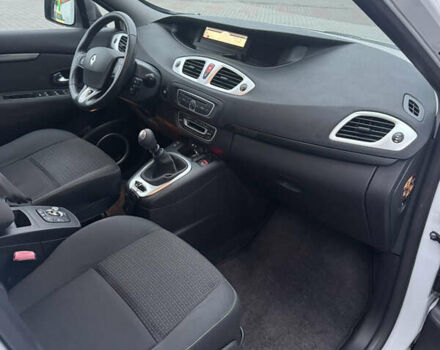 Білий Рено Сценік, об'ємом двигуна 1.6 л та пробігом 165 тис. км за 8200 $, фото 36 на Automoto.ua