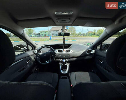 Білий Рено Сценік, об'ємом двигуна 1.46 л та пробігом 190 тис. км за 7700 $, фото 5 на Automoto.ua