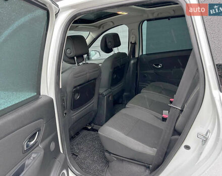 Белый Рено Сценик, объемом двигателя 1.4 л и пробегом 203 тыс. км за 7700 $, фото 6 на Automoto.ua