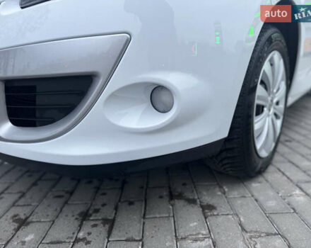 Білий Рено Сценік, об'ємом двигуна 1.6 л та пробігом 165 тис. км за 8200 $, фото 70 на Automoto.ua