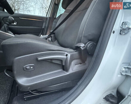 Білий Рено Сценік, об'ємом двигуна 1.6 л та пробігом 165 тис. км за 8200 $, фото 30 на Automoto.ua