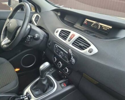 Білий Рено Сценік, об'ємом двигуна 2 л та пробігом 237 тис. км за 7500 $, фото 32 на Automoto.ua