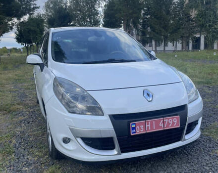 Рено Сценик 2010 в Луцке на Automoto.ua Белый Рено Сценик, объемом двигателя 1.5 л и пробегом 218 тыс. км за 7500 $, фото 1 на Automoto.ua