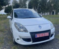 Рено Сценик 2010 в Луцке на Automoto.ua Белый Рено Сценик, объемом двигателя 1.5 л и пробегом 218 тыс. км за 7500 $, фото 1 на Automoto.ua