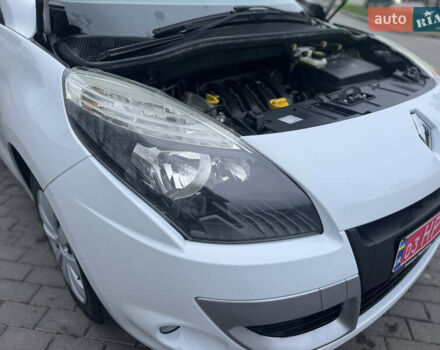 Білий Рено Сценік, об'ємом двигуна 1.6 л та пробігом 165 тис. км за 8200 $, фото 69 на Automoto.ua