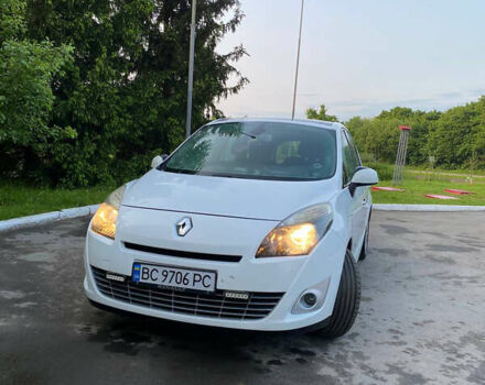 Рено Сценик 2010 в Львове на Automoto.ua Белый Рено Сценик, объемом двигателя 1.46 л и пробегом 230 тыс. км за 8800 $, фото 3 на Automoto.ua