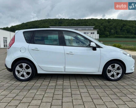 Белый Рено Сценик, объемом двигателя 1.5 л и пробегом 179 тыс. км за 7800 $, фото 4 на Automoto.ua