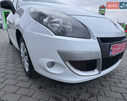 Білий Рено Сценік, об'ємом двигуна 1.6 л та пробігом 165 тис. км за 8200 $, фото 18 на Automoto.ua