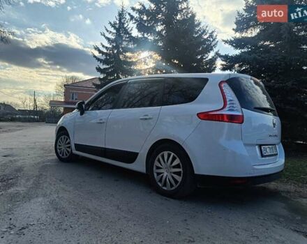 Білий Рено Сценік, об'ємом двигуна 1.46 л та пробігом 225 тис. км за 6500 $, фото 9 на Automoto.ua