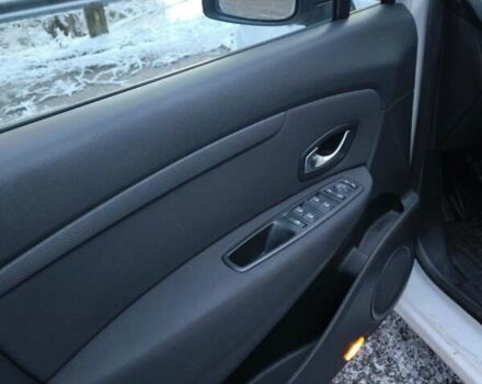 Білий Рено Сценік, об'ємом двигуна 1.4 л та пробігом 226 тис. км за 4252 $, фото 20 на Automoto.ua