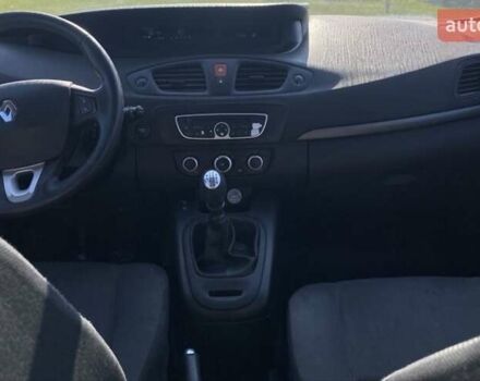 Белый Рено Сценик, объемом двигателя 2 л и пробегом 280 тыс. км за 2600 $, фото 6 на Automoto.ua