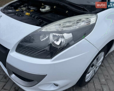 Білий Рено Сценік, об'ємом двигуна 1.6 л та пробігом 165 тис. км за 8200 $, фото 68 на Automoto.ua