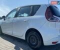 Белый Рено Сценик, объемом двигателя 2 л и пробегом 280 тыс. км за 2600 $, фото 1 на Automoto.ua