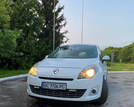 Рено Сценик 2010 в Львове на Automoto.ua Белый Рено Сценик, объемом двигателя 1.46 л и пробегом 230 тыс. км за 8800 $, фото 8 на Automoto.ua