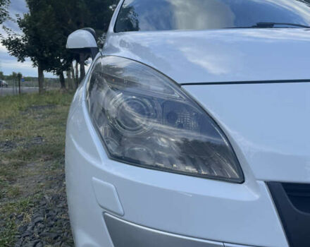 Рено Сценик 2010 в Луцке на Automoto.ua Белый Рено Сценик, объемом двигателя 1.5 л и пробегом 218 тыс. км за 7500 $, фото 9 на Automoto.ua