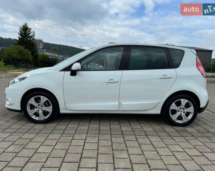 Белый Рено Сценик, объемом двигателя 1.5 л и пробегом 179 тыс. км за 7800 $, фото 3 на Automoto.ua