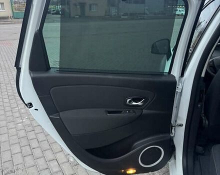 Білий Рено Сценік, об'ємом двигуна 1.6 л та пробігом 165 тис. км за 8200 $, фото 34 на Automoto.ua