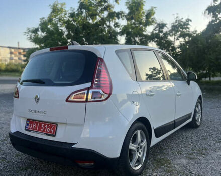 Белый Рено Сценик, объемом двигателя 1.6 л и пробегом 210 тыс. км за 7200 $, фото 3 на Automoto.ua
