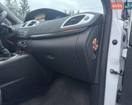 Білий Рено Сценік, об'ємом двигуна 1.6 л та пробігом 165 тис. км за 8200 $, фото 38 на Automoto.ua