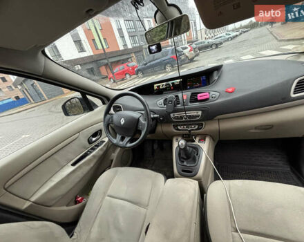 Белый Рено Сценик, объемом двигателя 1.46 л и пробегом 294 тыс. км за 6890 $, фото 24 на Automoto.ua