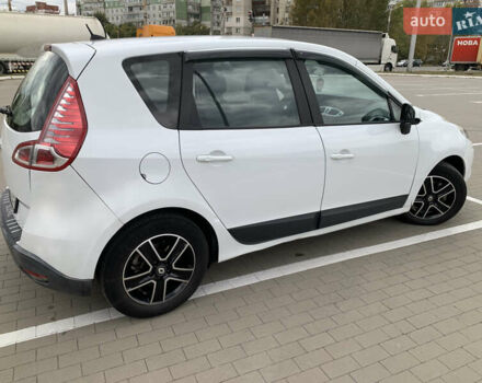 Белый Рено Сценик, объемом двигателя 1.46 л и пробегом 250 тыс. км за 4700 $, фото 4 на Automoto.ua