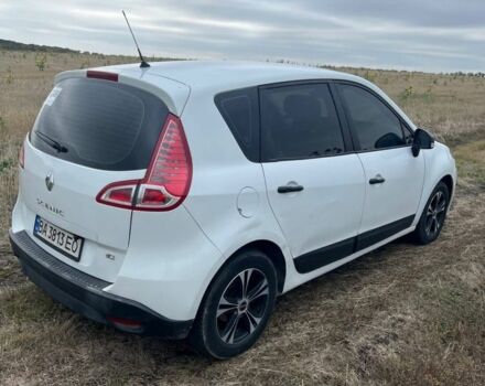 Рено Сценик 2010 в Кропивницком (Кировограде) на Automoto.ua Белый Рено Сценик, объемом двигателя 1.5 л и пробегом 280 тыс. км за 6400 $, фото 16 на Automoto.ua