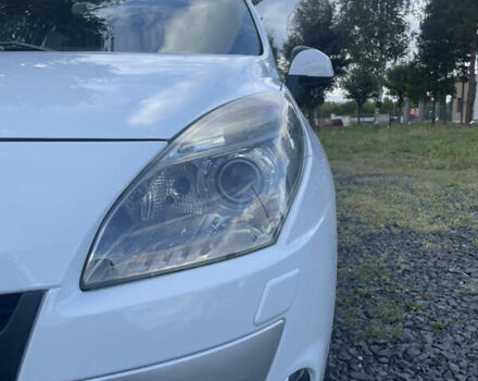 Рено Сценик 2010 в Луцке на Automoto.ua Белый Рено Сценик, объемом двигателя 1.5 л и пробегом 218 тыс. км за 7500 $, фото 10 на Automoto.ua