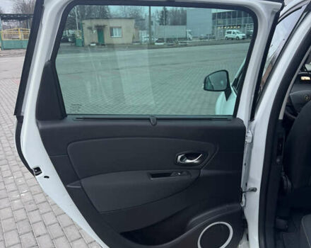 Білий Рено Сценік, об'ємом двигуна 1.6 л та пробігом 165 тис. км за 8200 $, фото 35 на Automoto.ua