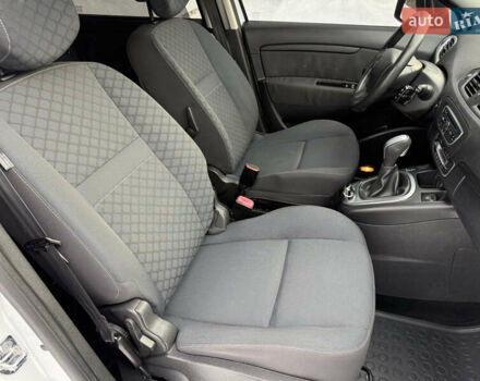 Белый Рено Сценик, объемом двигателя 1.5 л и пробегом 185 тыс. км за 6950 $, фото 47 на Automoto.ua