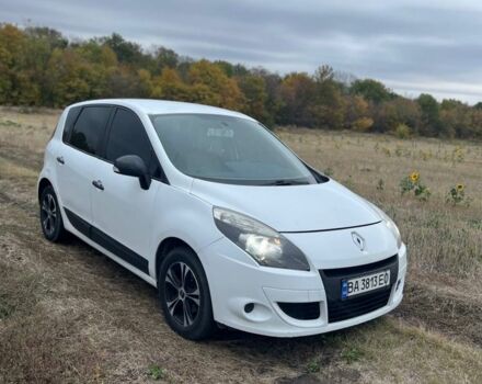 Рено Сценик 2010 в Кропивницком (Кировограде) на Automoto.ua Белый Рено Сценик, объемом двигателя 1.5 л и пробегом 280 тыс. км за 6400 $, фото 1 на Automoto.ua