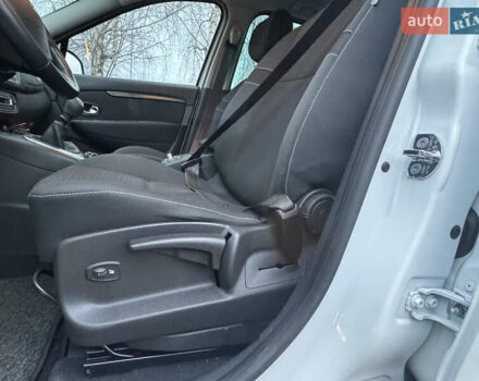 Білий Рено Сценік, об'ємом двигуна 1.6 л та пробігом 165 тис. км за 8200 $, фото 31 на Automoto.ua