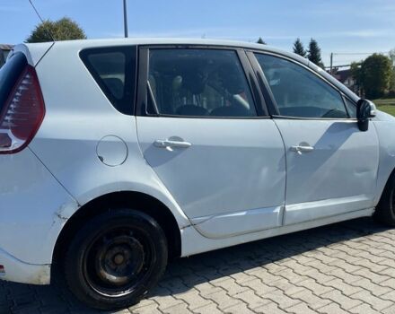 Білий Рено Сценік, об'ємом двигуна 0 л та пробігом 260 тис. км за 2600 $, фото 3 на Automoto.ua