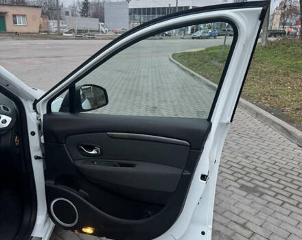 Білий Рено Сценік, об'ємом двигуна 1.6 л та пробігом 165 тис. км за 8200 $, фото 39 на Automoto.ua