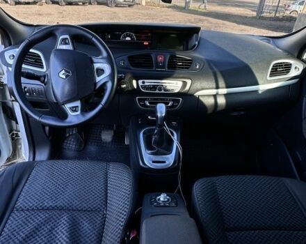 Белый Рено Сценик, объемом двигателя 1.5 л и пробегом 315 тыс. км за 8300 $, фото 4 на Automoto.ua